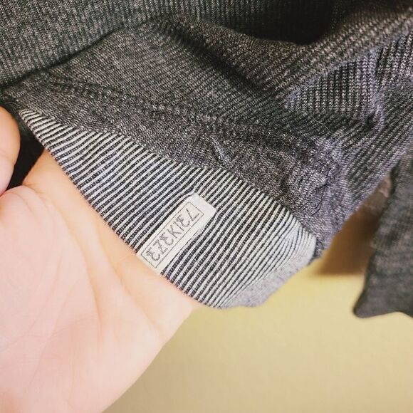 Ezekiel Henley Shirt    - Picture 6 of 7